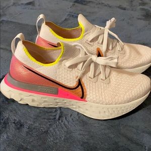 Nike infinity react flyknit